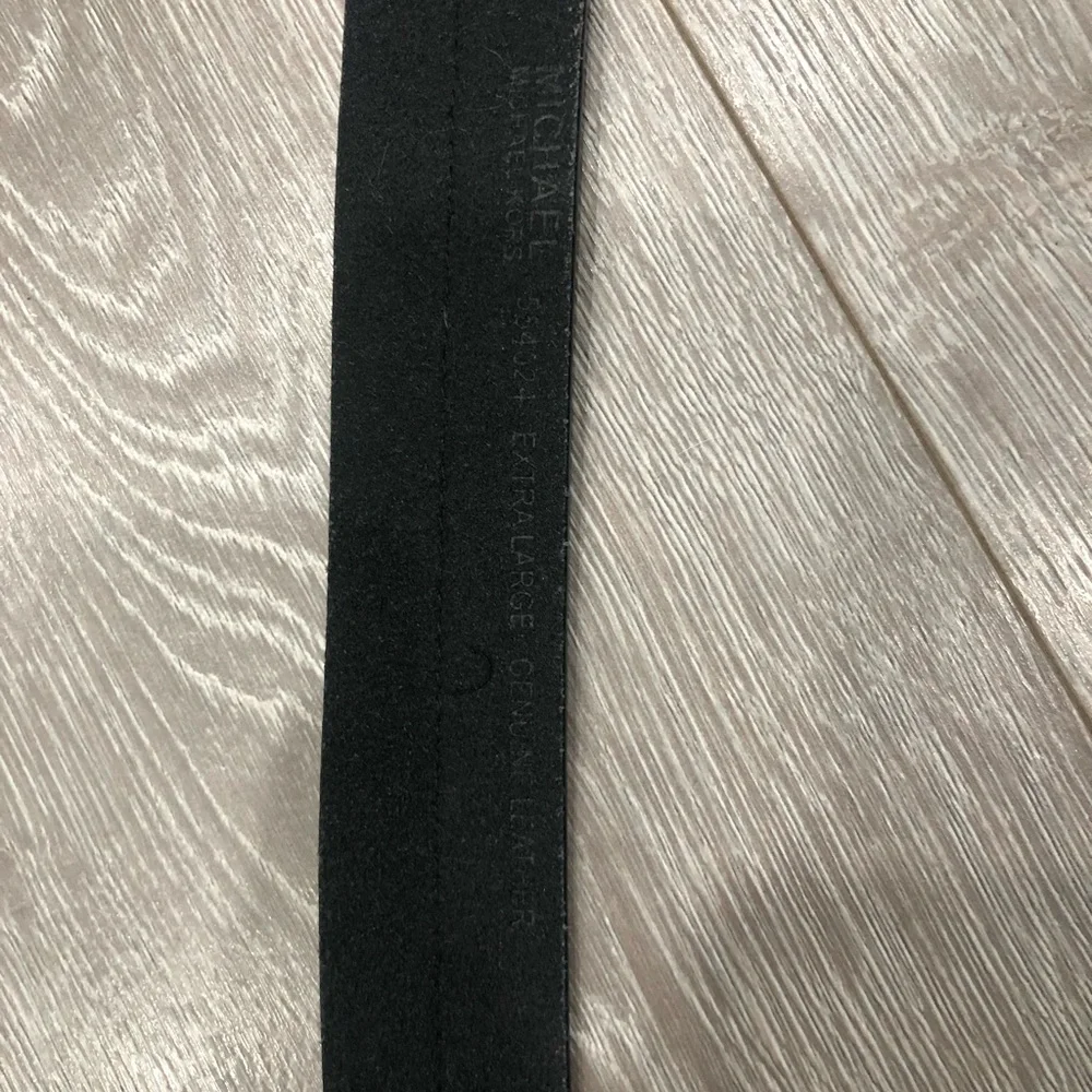 Michael Kors leather belt - Picture 3 of 4